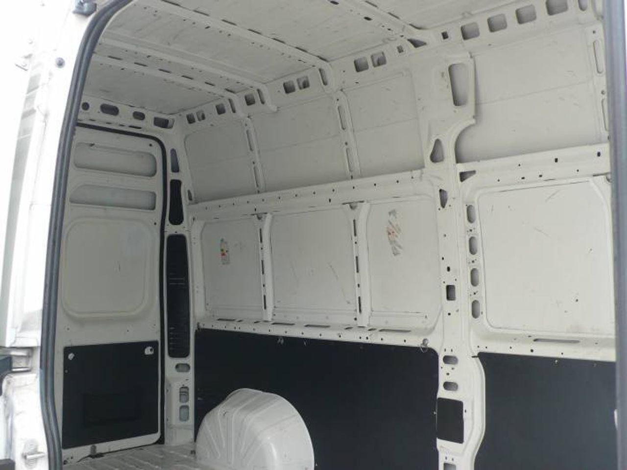 Citroën Jumper BlueHDi 103KW (140CV) Furgón 35L3H3 4 P  - Foto 11