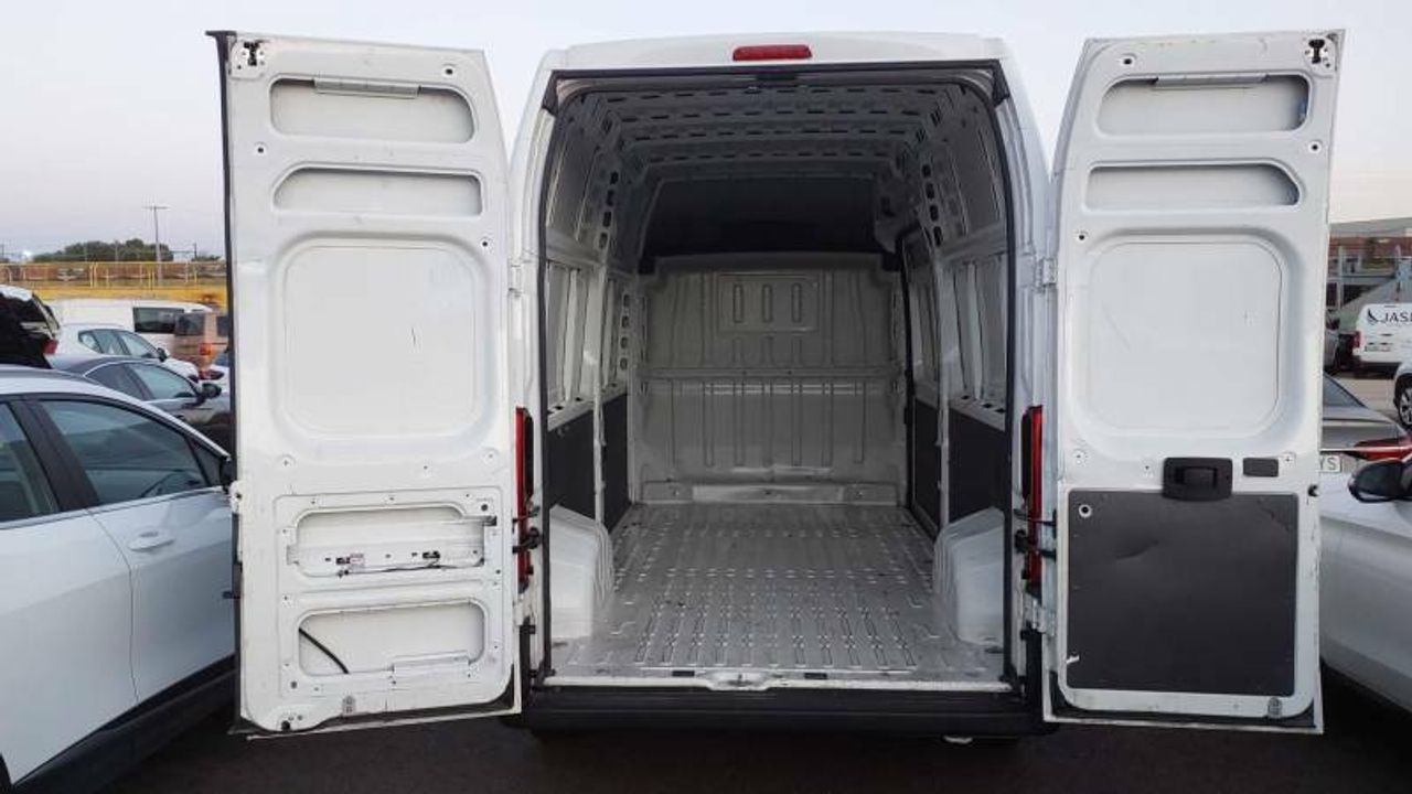 Citroën Jumper BlueHDi 103KW (140CV) Furgón 35L3H3 4 P  - Foto 10