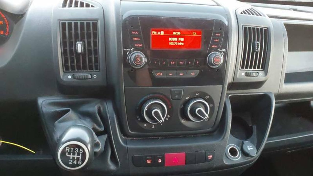 Citroën Jumper BlueHDi 103KW (140CV) Furgón 35L3H3 4 P  - Foto 11