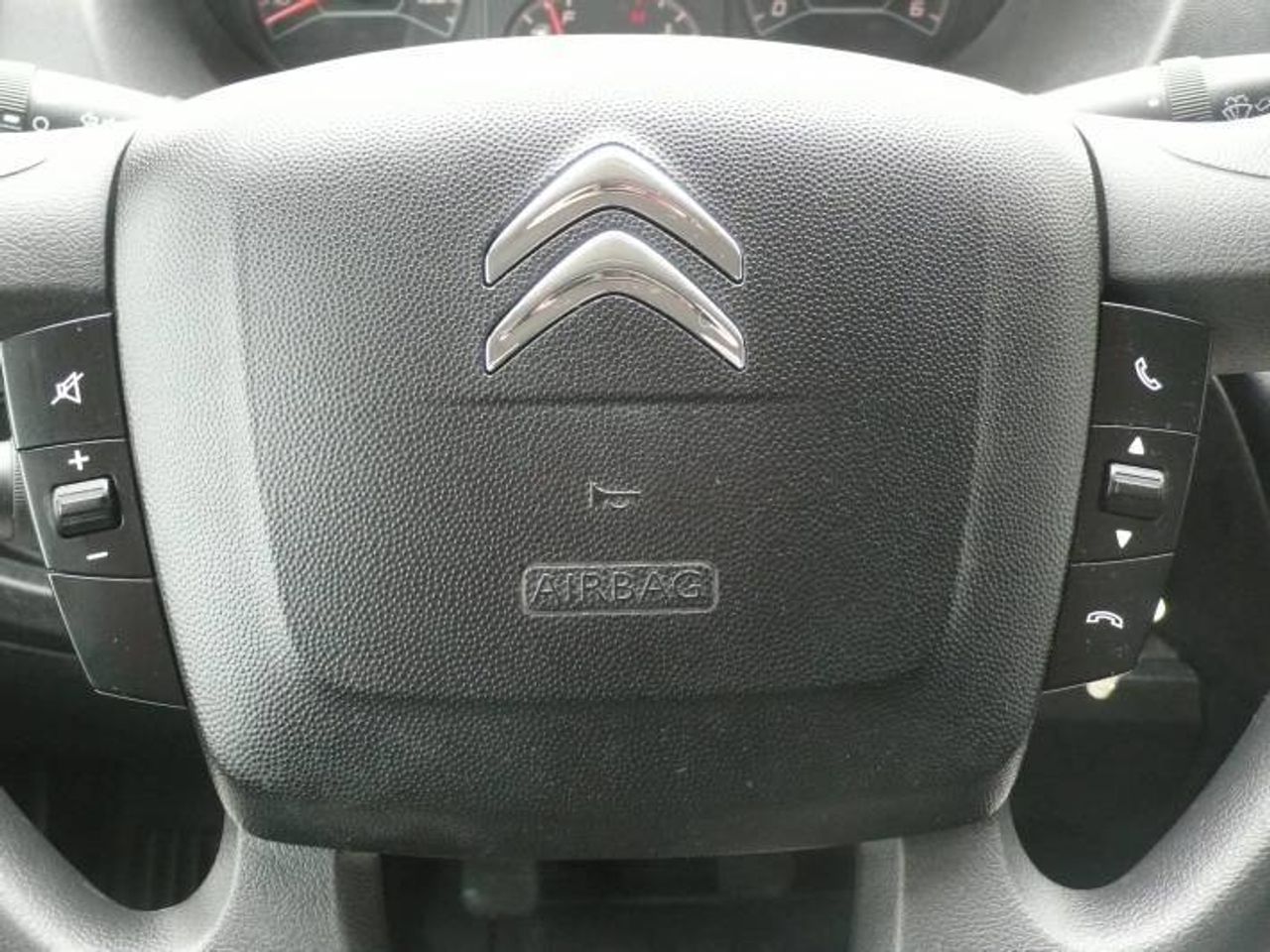 Citroën Jumper BlueHDi 103KW (140CV) Furgón 35L3H3 4 P  - Foto 17