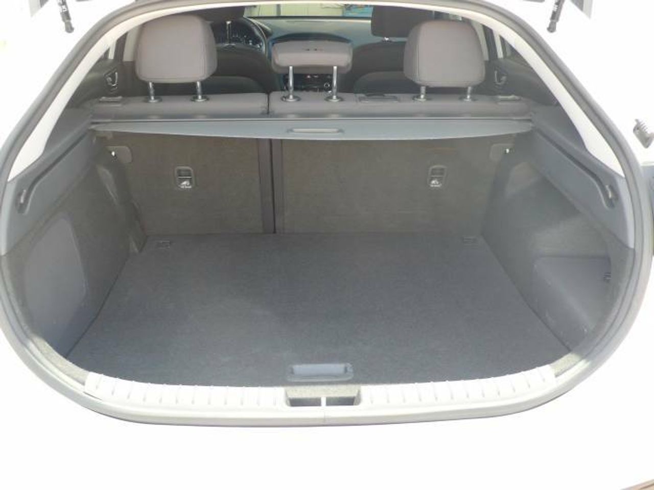 Hyundai IONIQ PHEV 5P GDI 1.6 141CV DT TECNO  - Foto 13