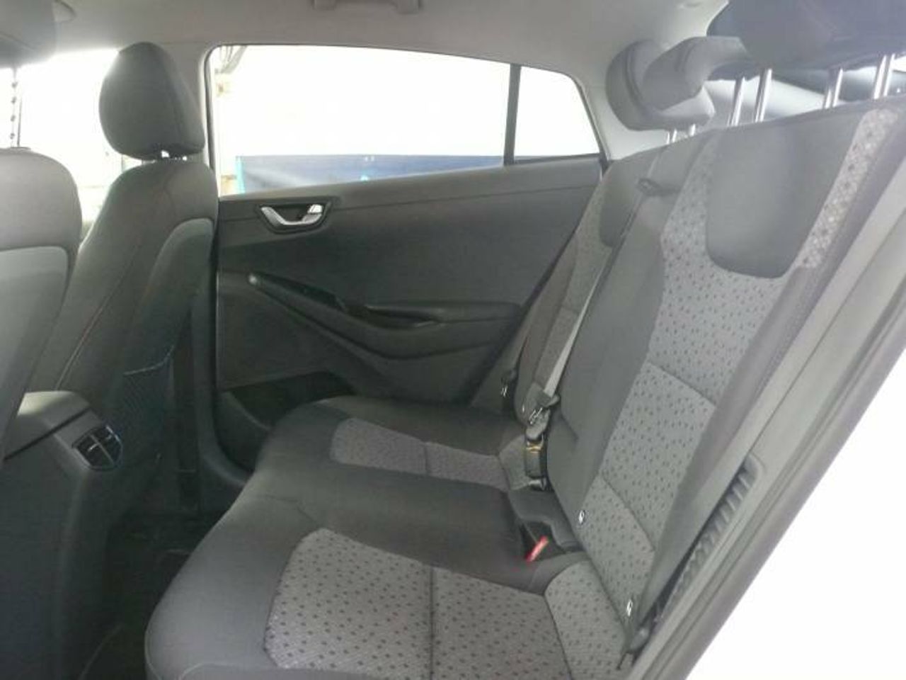 Hyundai IONIQ PHEV 5P GDI 1.6 141CV DT TECNO  - Foto 11