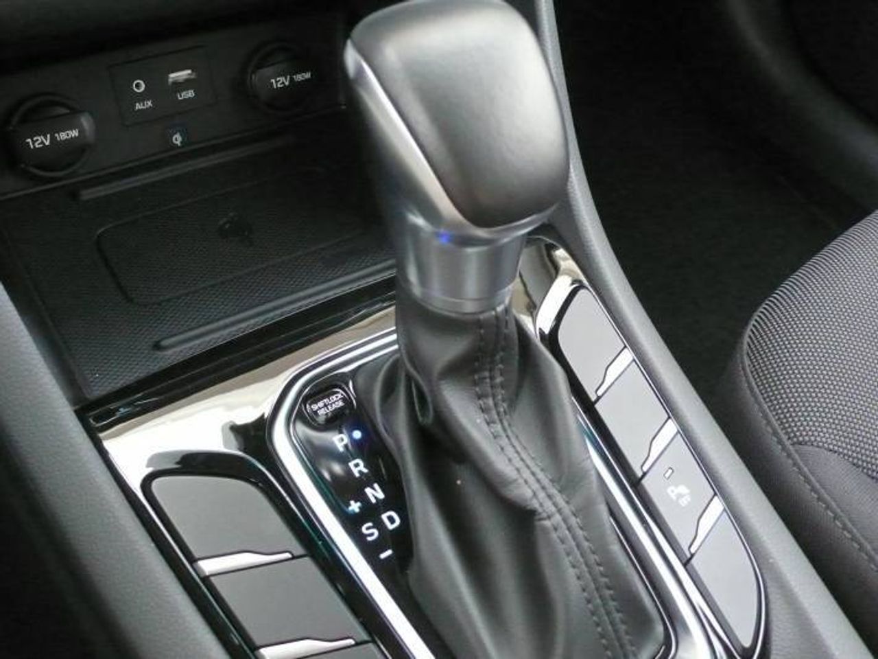 Hyundai IONIQ PHEV 5P GDI 1.6 141CV DT TECNO  - Foto 30