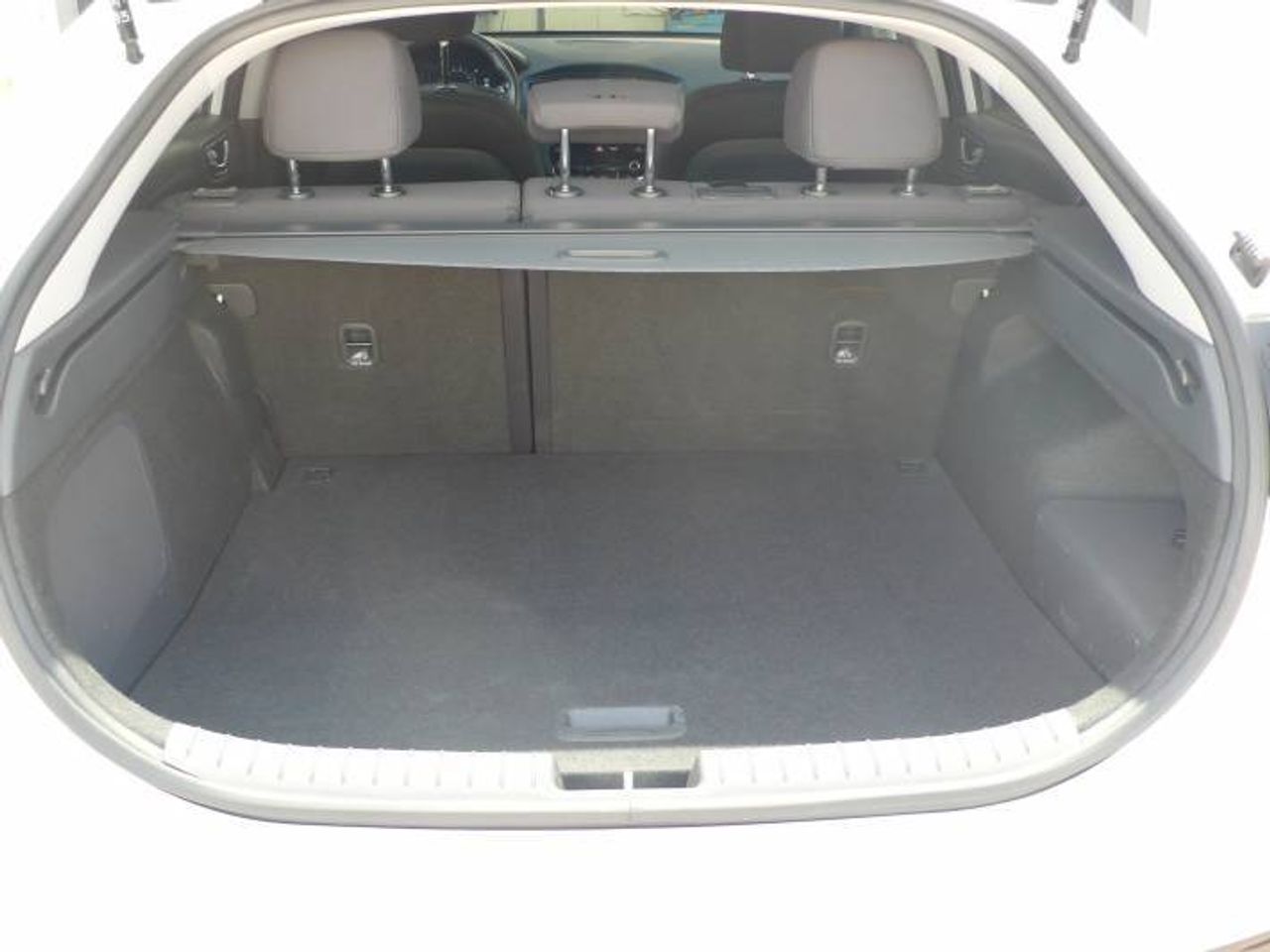 Hyundai IONIQ PHEV 5P GDI 1.6 141CV DT TECNO  - Foto 13