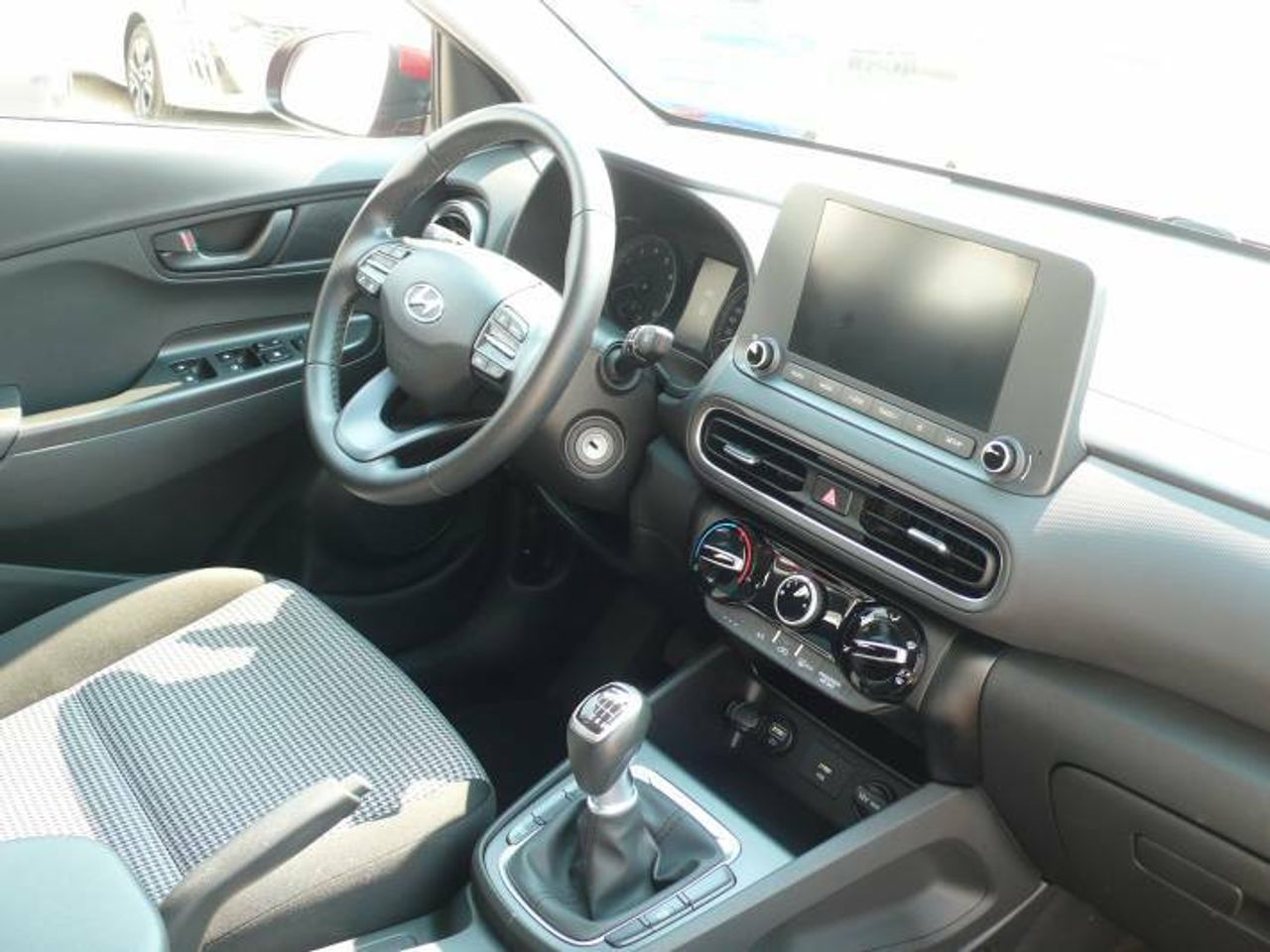 Hyundai Kona 1.0 TGDI 48V Klass 4X2  - Foto 17