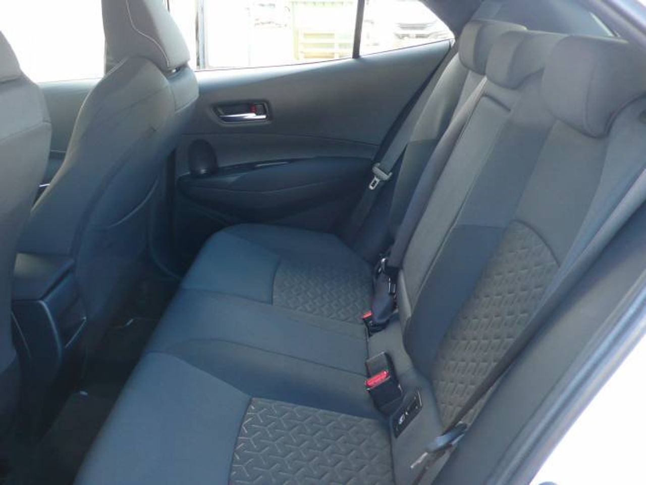 Toyota Corolla 1.8 125H ACTIVE E-CVT 5 P  - Foto 10