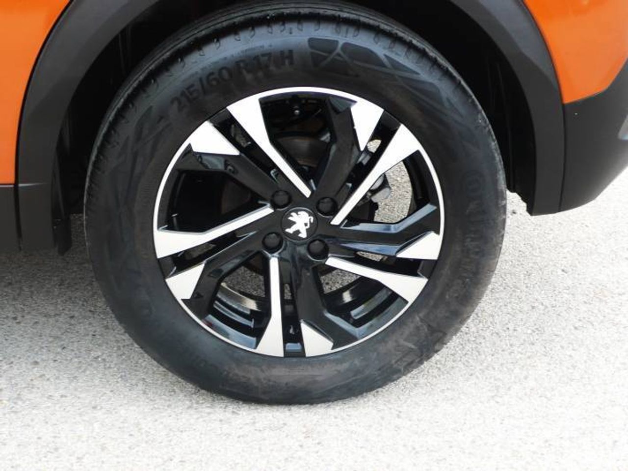 Peugeot 2008 1.2 Allure Pack 130 EAT8  - Foto 35