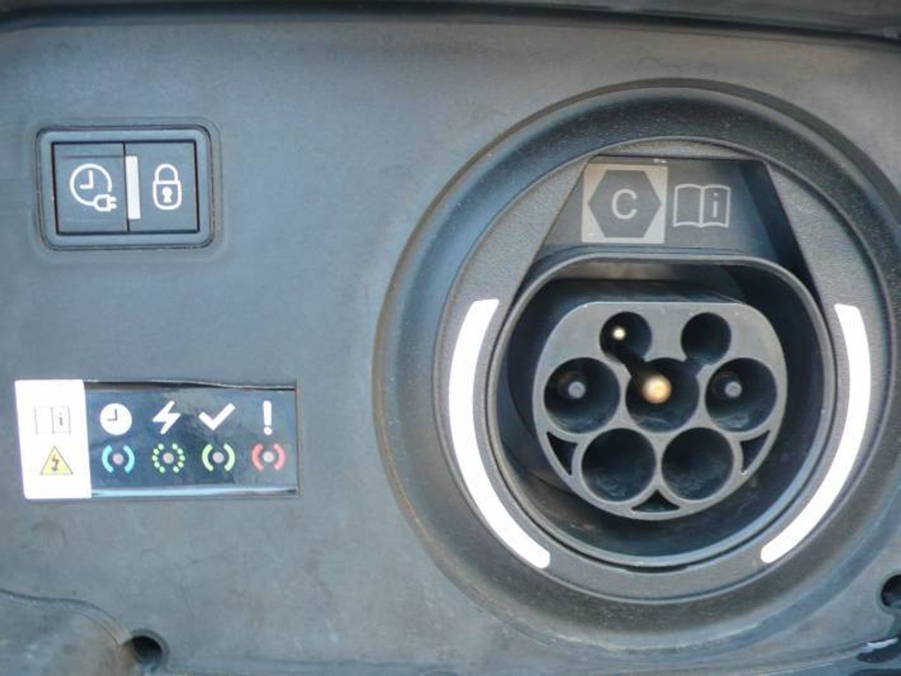 DS DS 7 1.6 E-Tense 225 Auto Bastille + 5 Puertas  - Foto 12