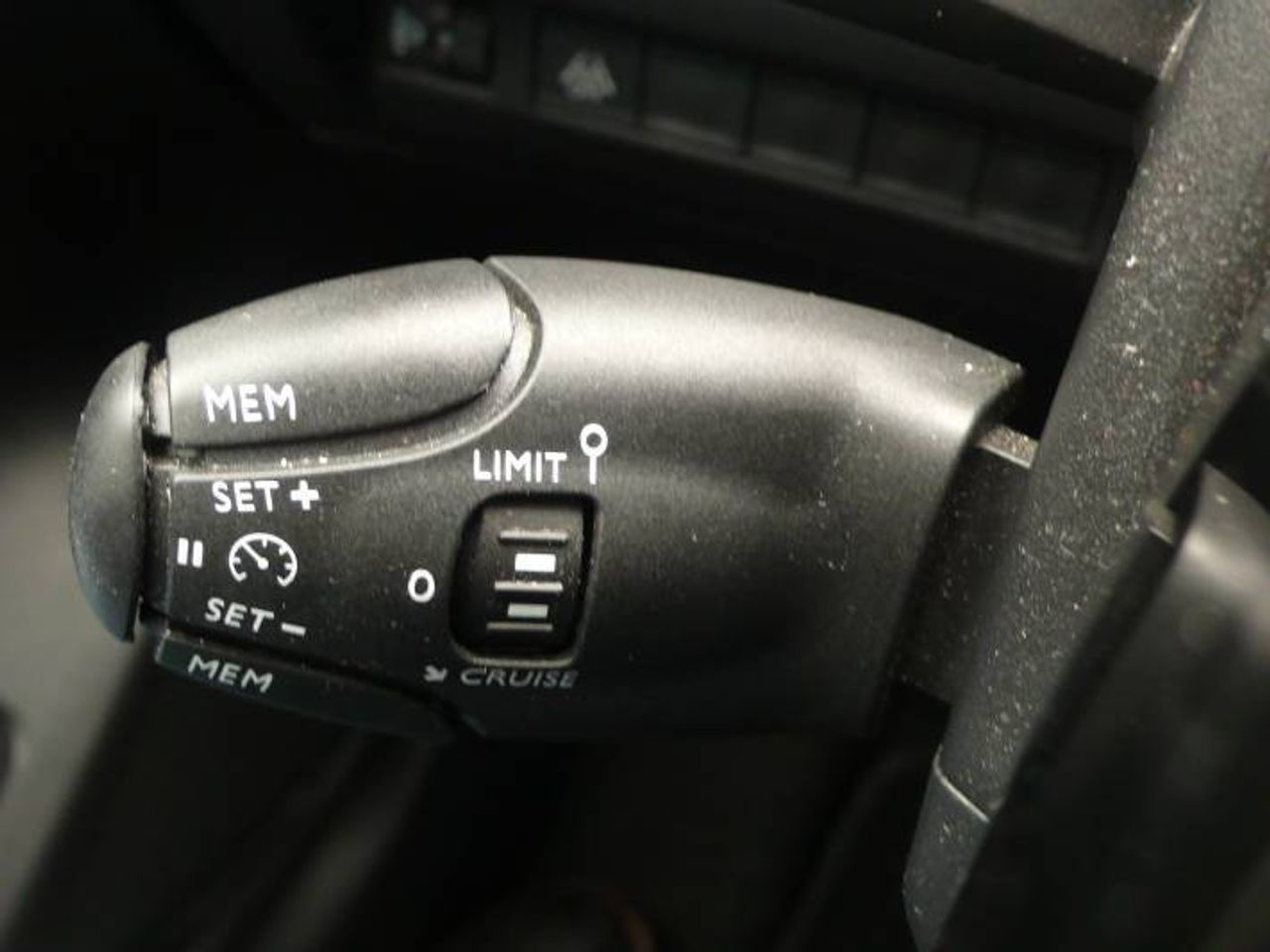 Peugeot 208 208 5P Style Puretech 100 S&S 6 Vel. MAN  - Foto 32