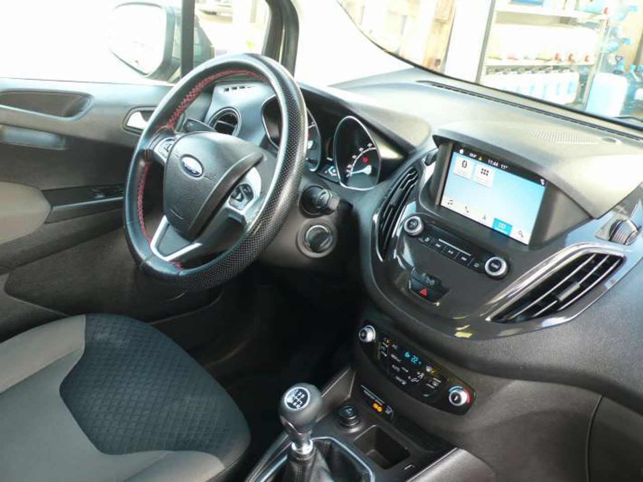 Ford Tourneo Connect TOURNEO COURIER 1.0 Titanium 100  - Foto 18