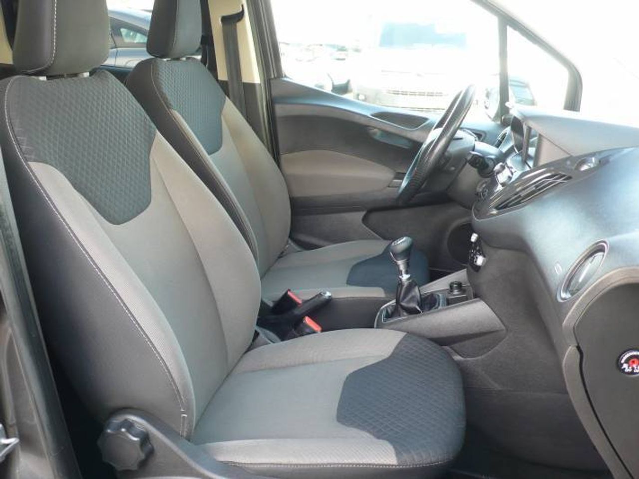 Ford Tourneo Connect TOURNEO COURIER 1.0 Titanium 100  - Foto 17