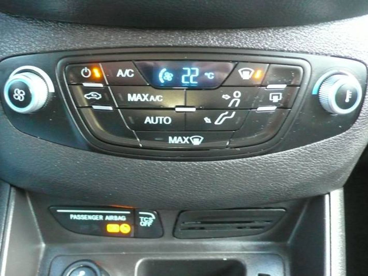 Ford Tourneo Connect TOURNEO COURIER 1.0 Titanium 100  - Foto 25