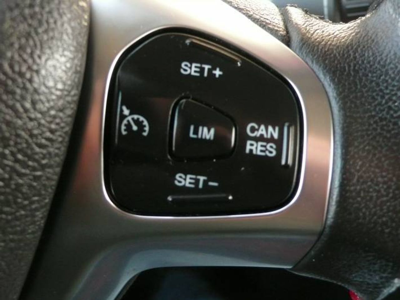 Ford Tourneo Connect TOURNEO COURIER 1.0 Titanium 100  - Foto 28