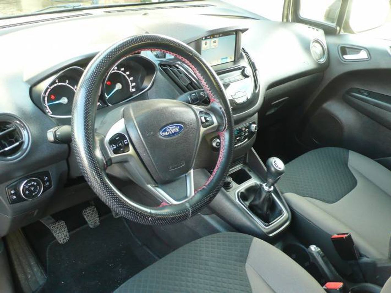 Ford Tourneo Connect TOURNEO COURIER 1.0 Titanium 100  - Foto 3