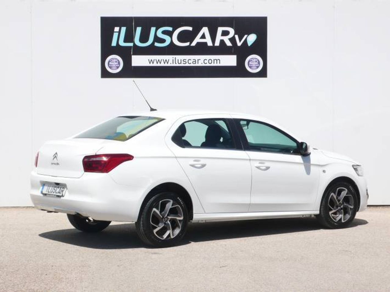 Citroën C-Elysée 1.5 BlueHDi Shine 100  - Foto 4