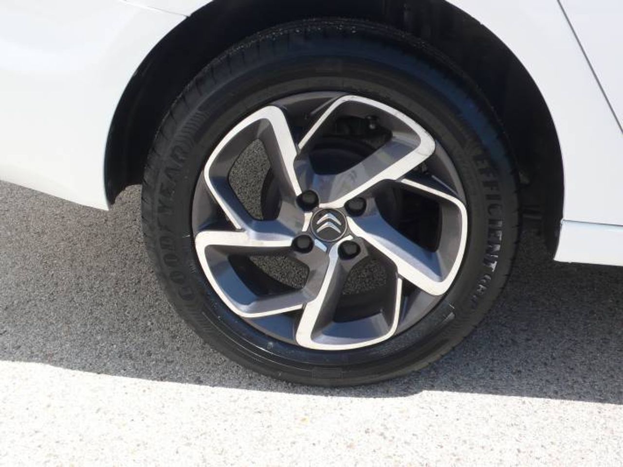 Citroën C-Elysée 1.5 BlueHDi Shine 100  - Foto 31