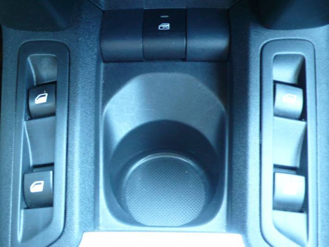 Citroën C-Elysée 1.5 BlueHDi Shine 100  - Foto 24