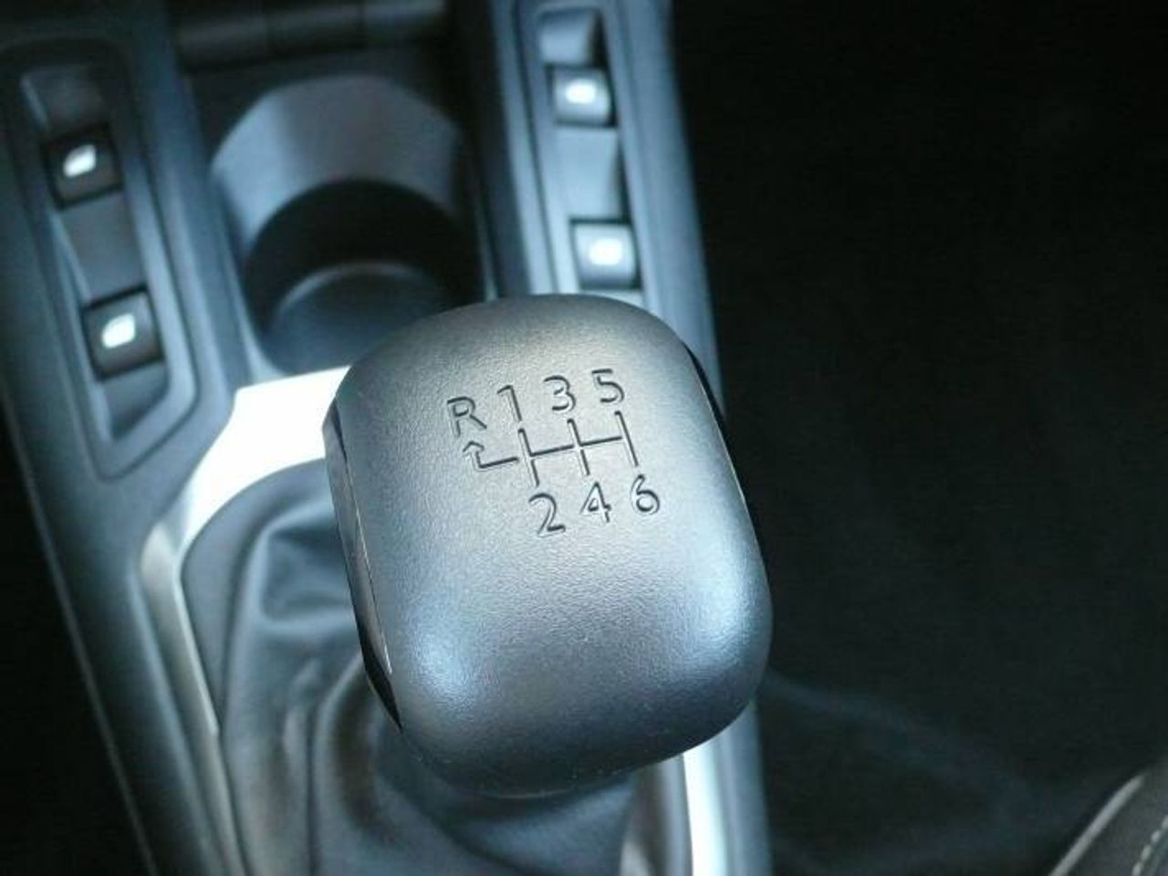 Citroën C-Elysée 1.5 BlueHDi Shine 100  - Foto 25