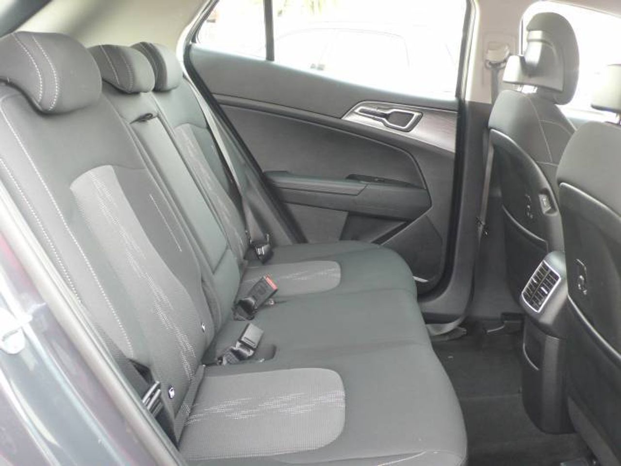 Kia Sportage 1.6T-GDI MHEV 110KW 150CV DRIVE  - Foto 14