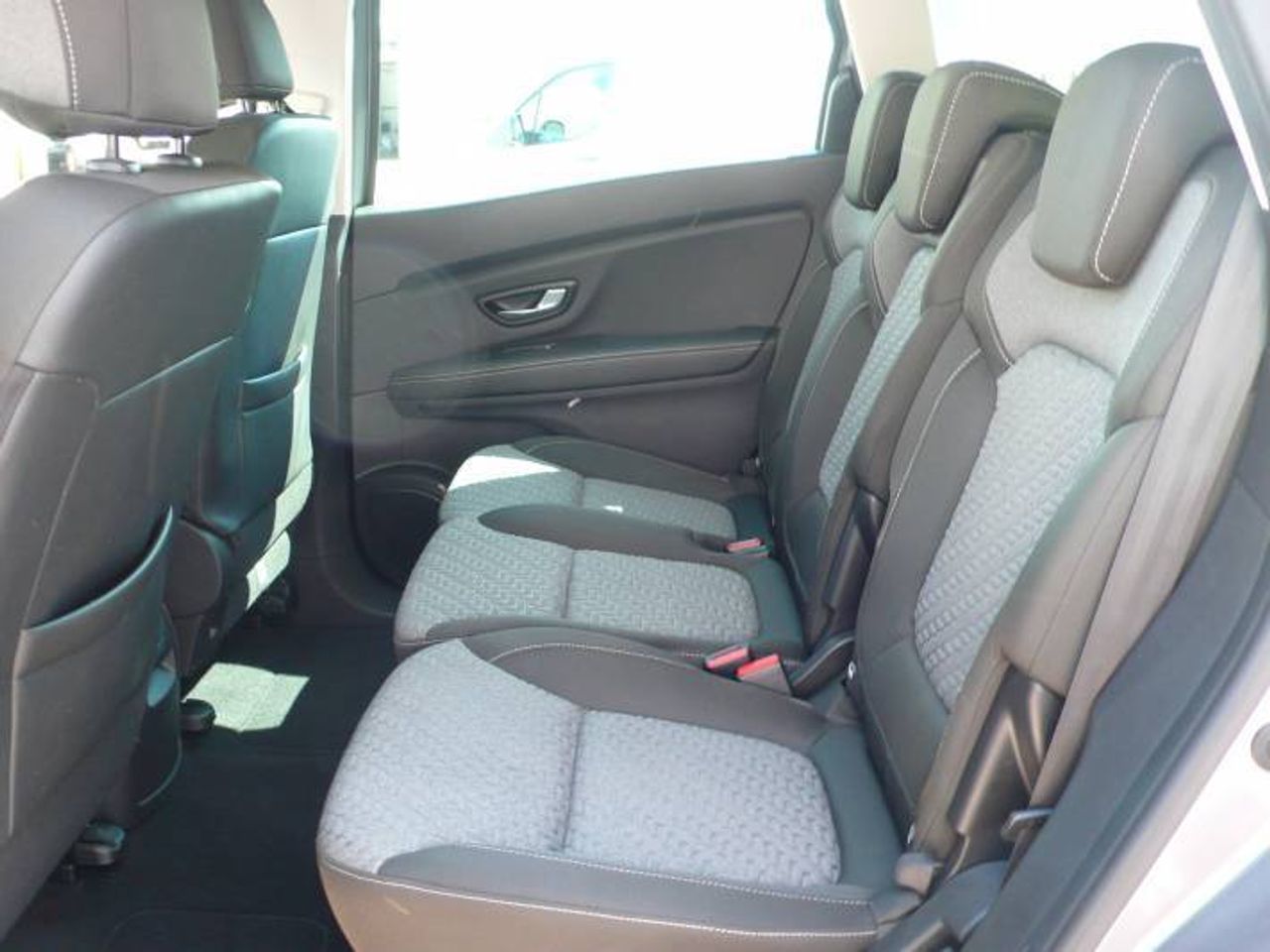 Renault Grand Scénic 103 kW (140CV) EDCLimited TCe GPF MY21  - Foto 10