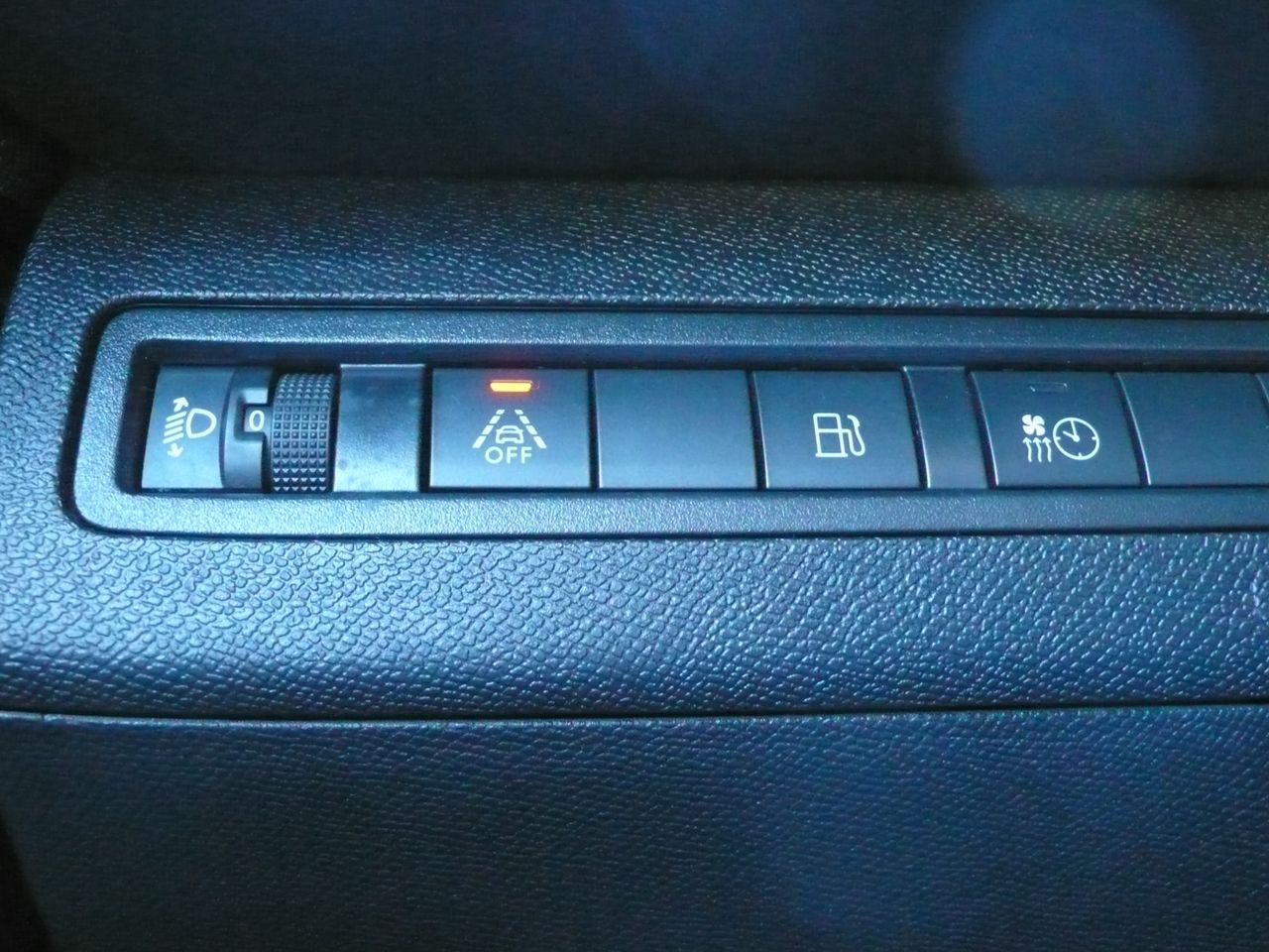 Peugeot 3008 Hybrid 1.6 HYBRID 225 Allure Aut. - Foto 39