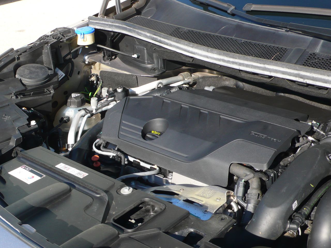 Peugeot 3008 Hybrid 1.6 HYBRID 225 Allure Aut. - Foto 43