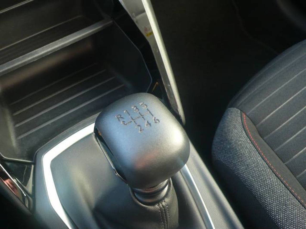 Peugeot 208 N208 5P Active Pack PureTech 100 S&S 6 Vel MAN  - Foto 22