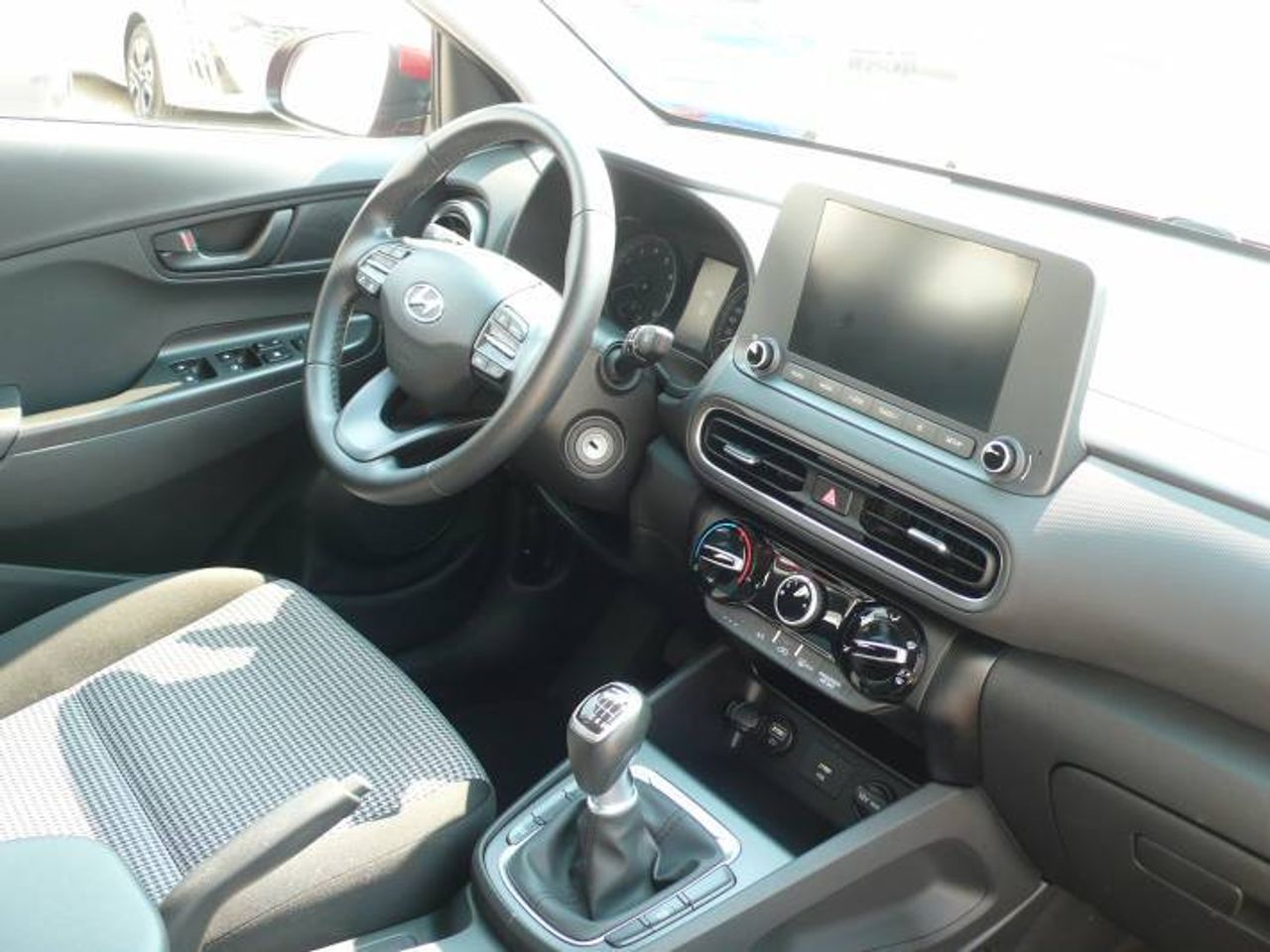 Hyundai Kona 1.0 TGDI 48V Klass 4X2  - Foto 17