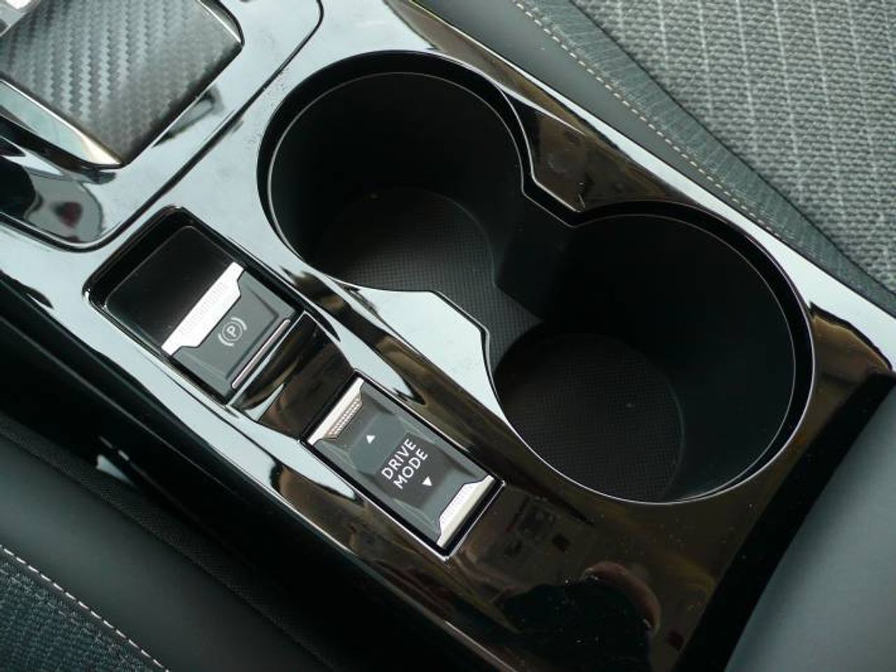 Peugeot 208 N208 5P Allure HYBRID 100 eDCS6  - Foto 18