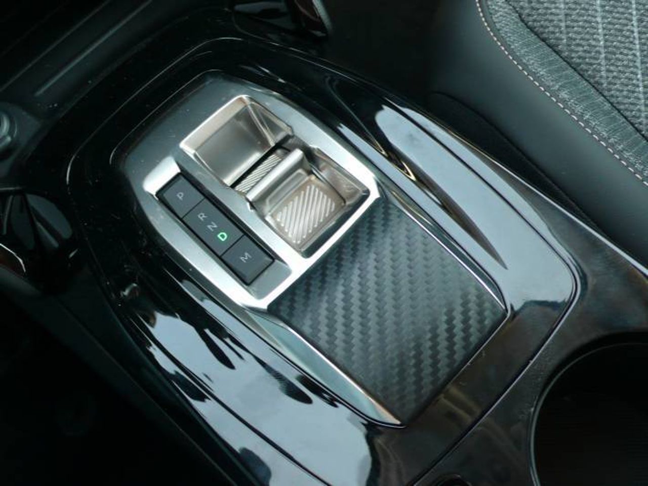 Peugeot 208 N208 5P Allure HYBRID 100 eDCS6  - Foto 19