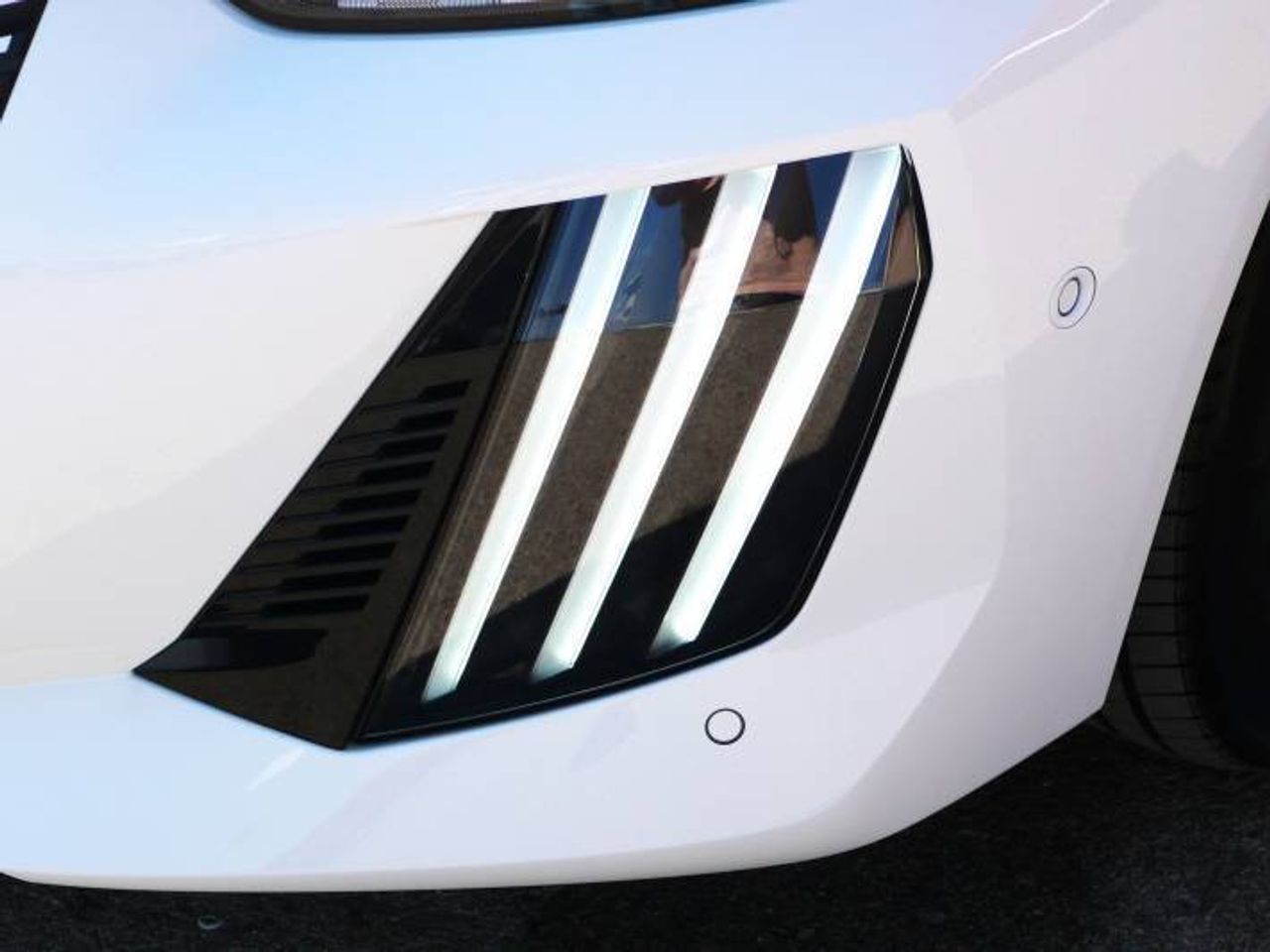 Peugeot 208 N208 5P Allure HYBRID 100 eDCS6  - Foto 38