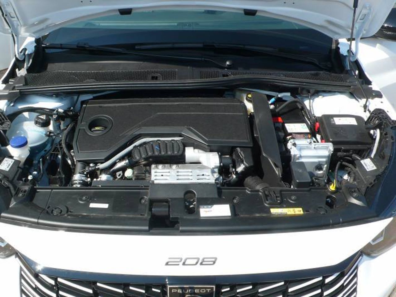 Peugeot 208 N208 5P Allure HYBRID 100 eDCS6  - Foto 40