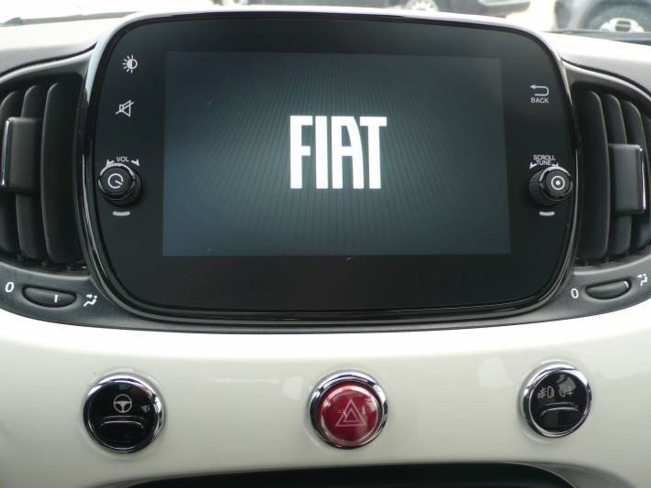 Fiat 500 Dolcevita 1.0 Hybrid 51KW (70 CV) 3 Puerta  - Foto 20