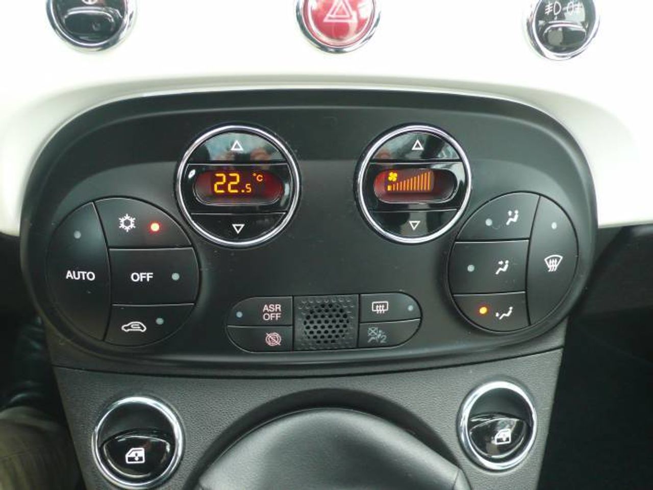 Fiat 500 Dolcevita 1.0 Hybrid 51KW (70 CV) 3 Puerta  - Foto 27