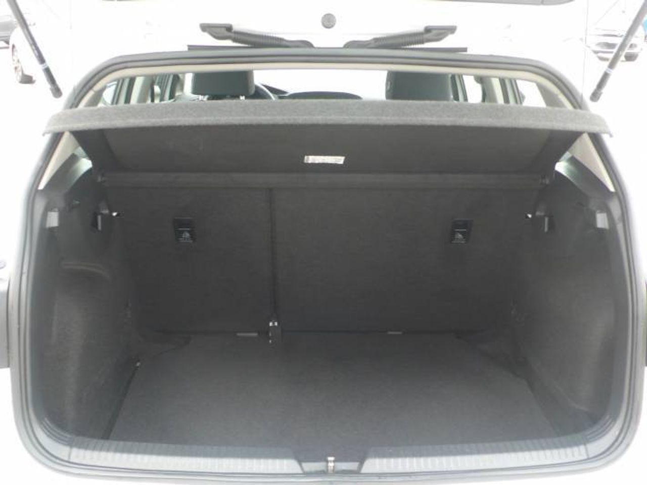 Volkswagen Golf Berlina 2.0 TDI  - Foto 11