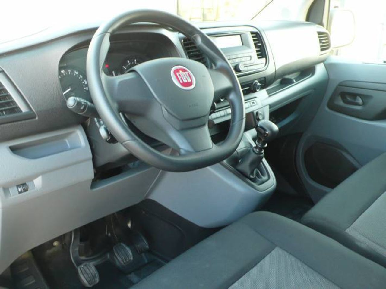 Fiat Scudo Furgón L1 100cv MT6 Business 4 Puertas  - Foto 3