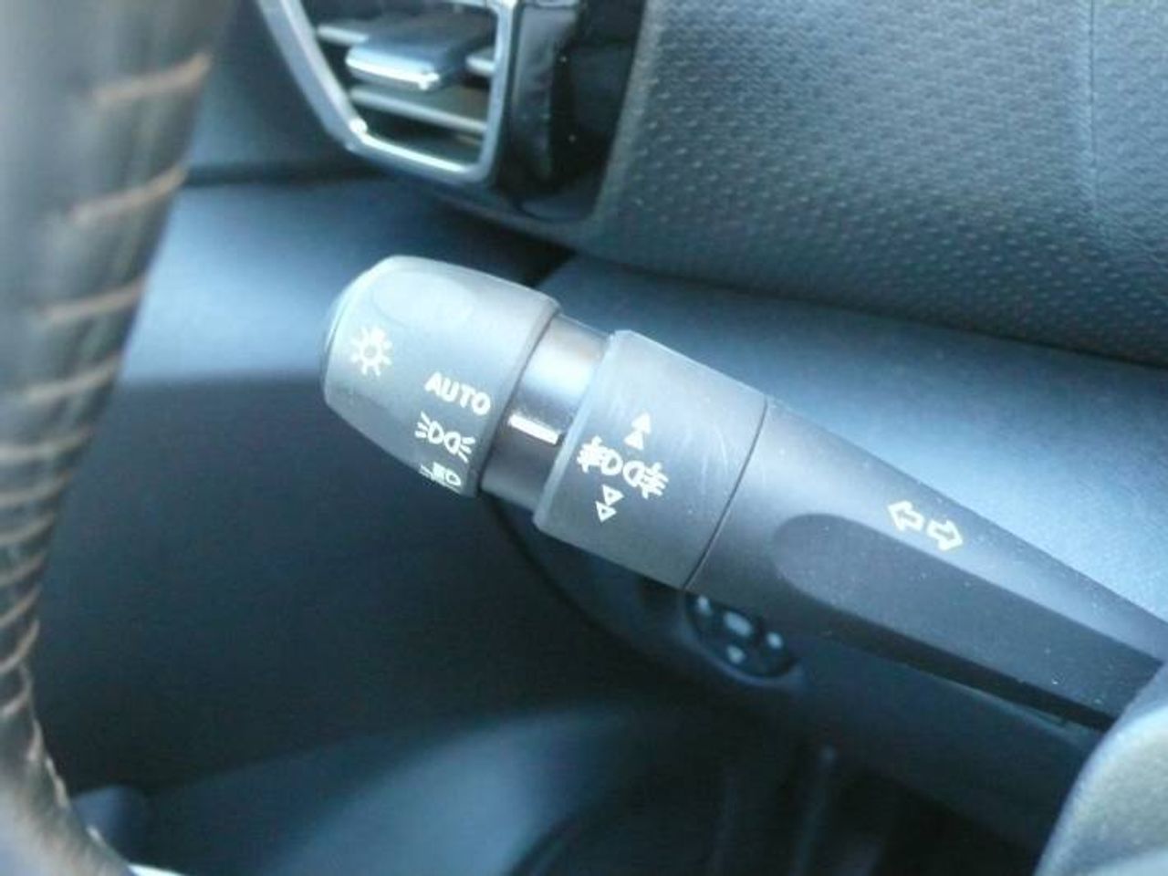 Citroën C4 BlueHdi 110 S&S Feel Pack 5 Puertas  - Foto 31