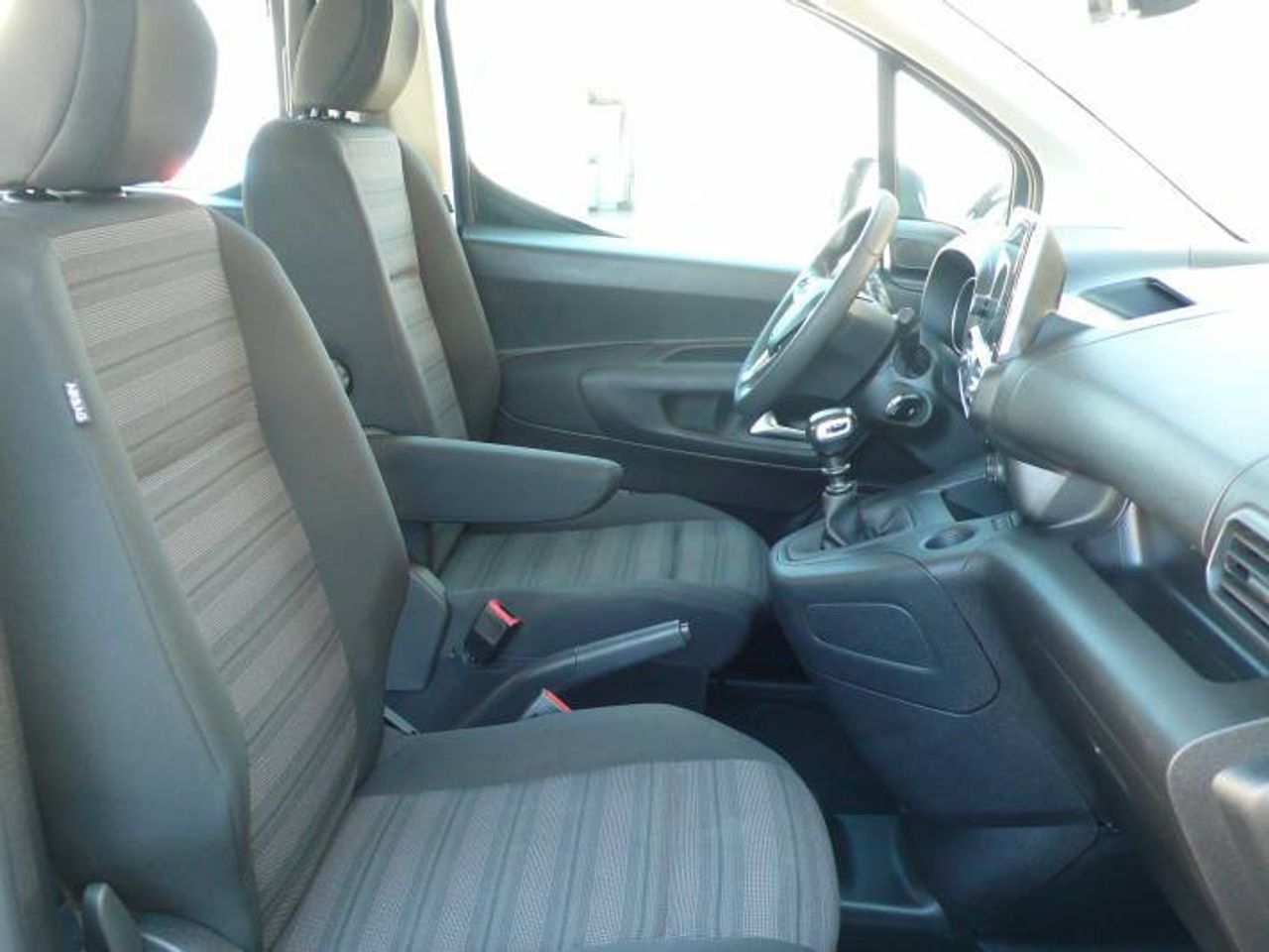 Opel Combo 1.5 TD 96kW (130CV) S/S Selective XL  - Foto 19