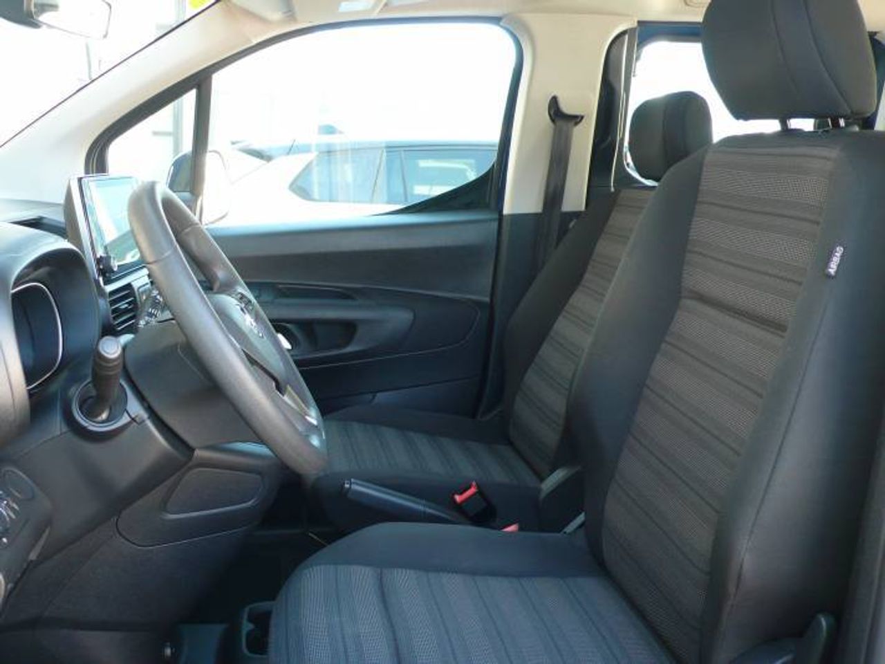 Opel Combo 1.5 TD 96kW (130CV) S/S Selective XL  - Foto 9