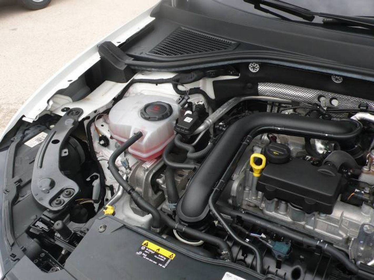 Volkswagen T-Roc Advance R-Line 1.0 TSI 81kW (110CV)  - Foto 39