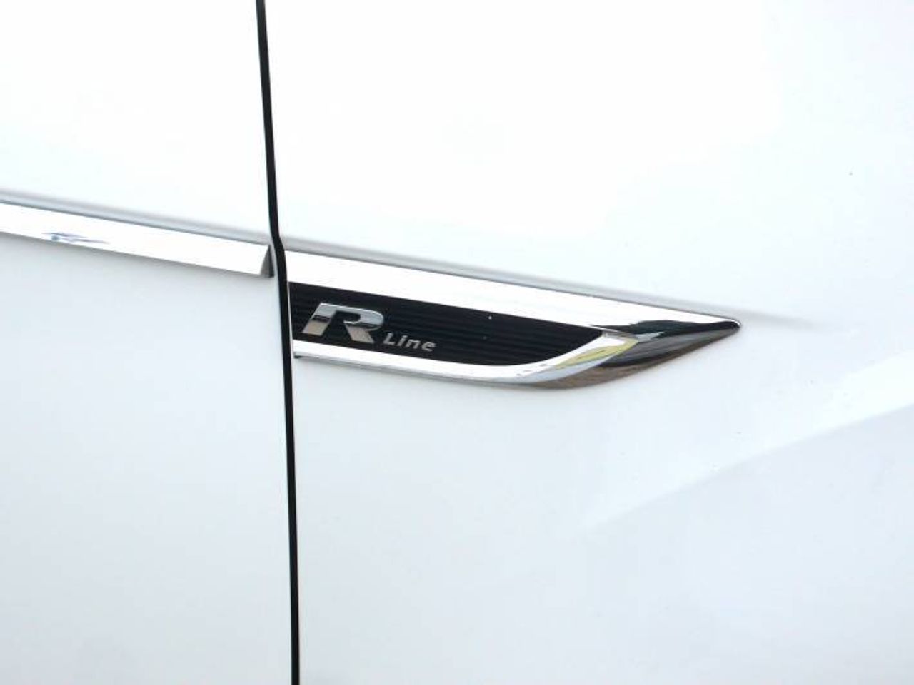 Volkswagen T-Roc Advance R-Line 1.0 TSI 81kW (110CV)  - Foto 9