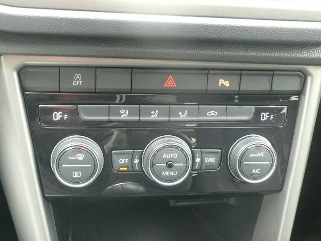 Volkswagen T-Roc Advance R-Line 1.0 TSI 81kW (110CV)  - Foto 27