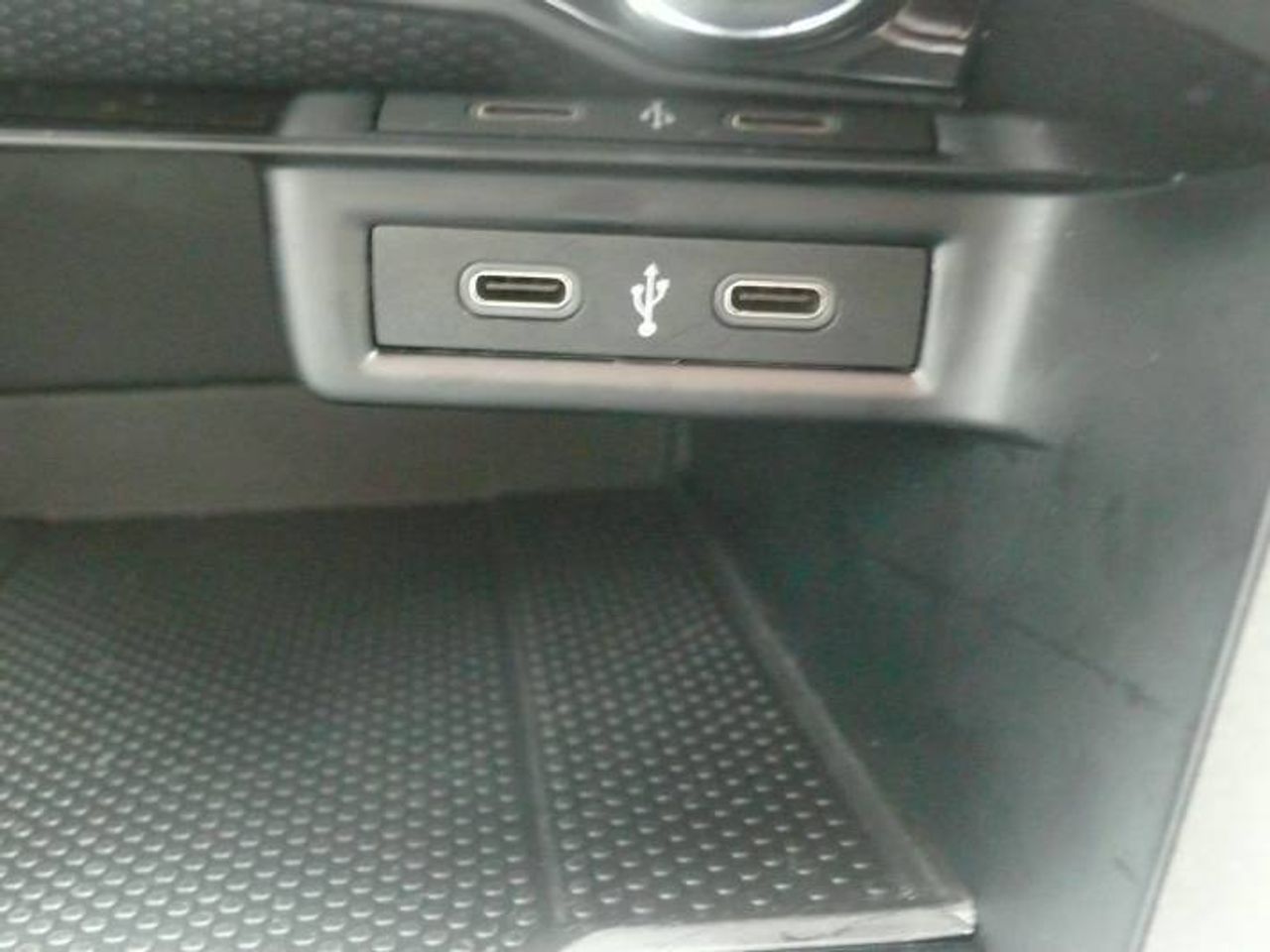 Volkswagen T-Roc Advance R-Line 1.0 TSI 81kW (110CV)  - Foto 28