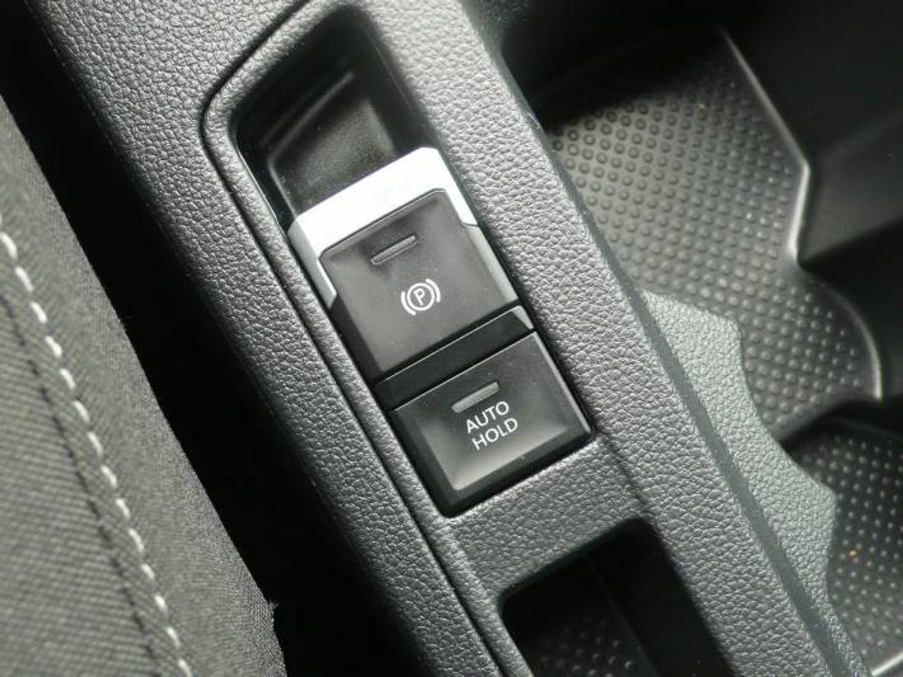 Volkswagen T-Roc Advance R-Line 1.0 TSI 81kW (110CV)  - Foto 30