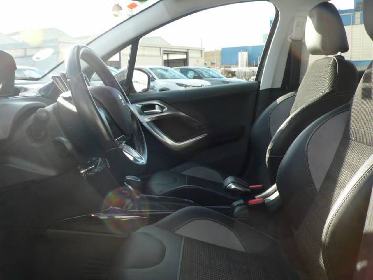Peugeot 2008 1.2 PureTech S&S ALLURE EAT6 110CV  - Foto 10