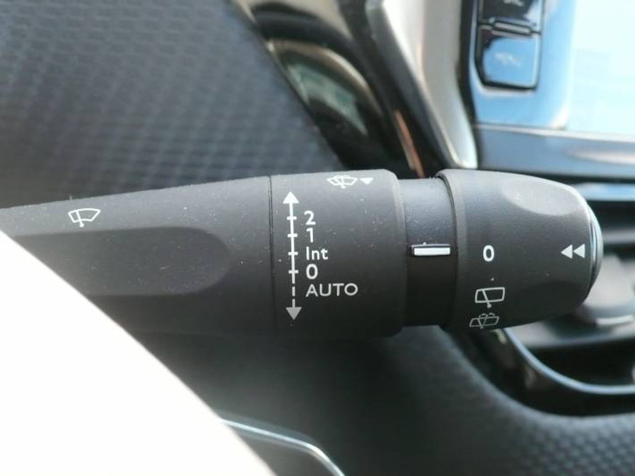 Peugeot 2008 1.2 PureTech S&S ALLURE EAT6 110CV  - Foto 27