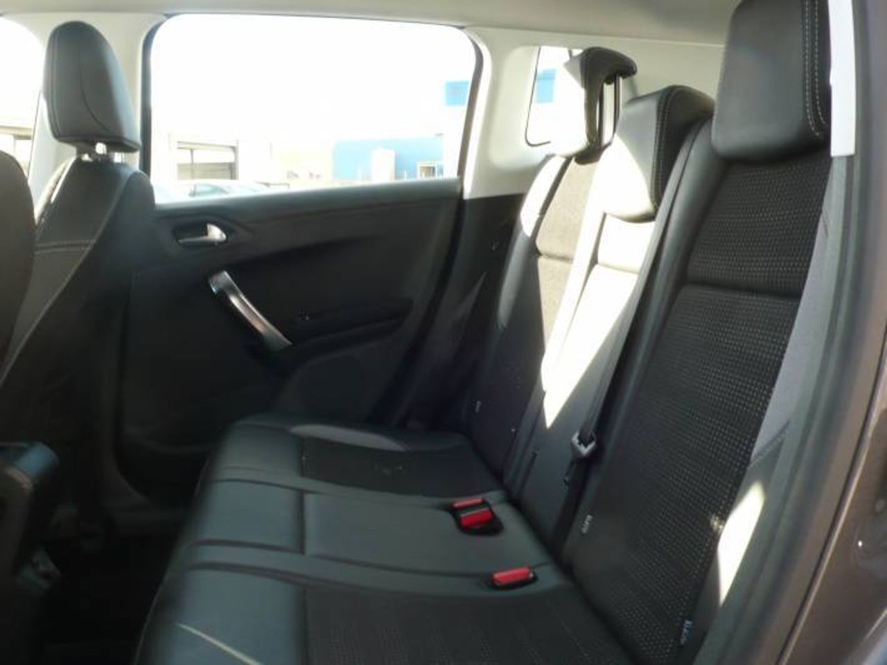 Peugeot 2008 1.2 PureTech S&S ALLURE EAT6 110CV  - Foto 11