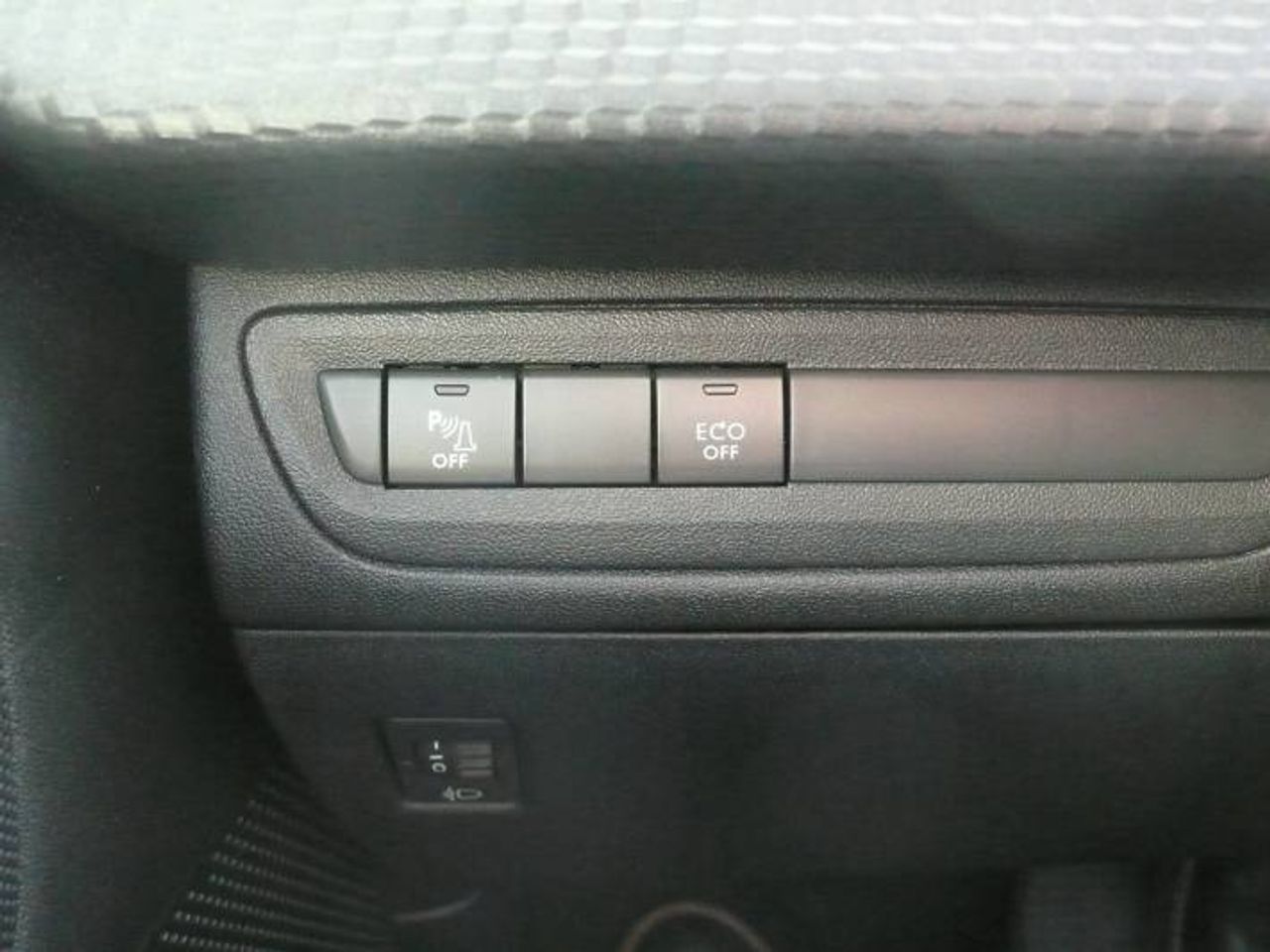 Peugeot 2008 1.2 PureTech S&S ALLURE EAT6 110CV  - Foto 33