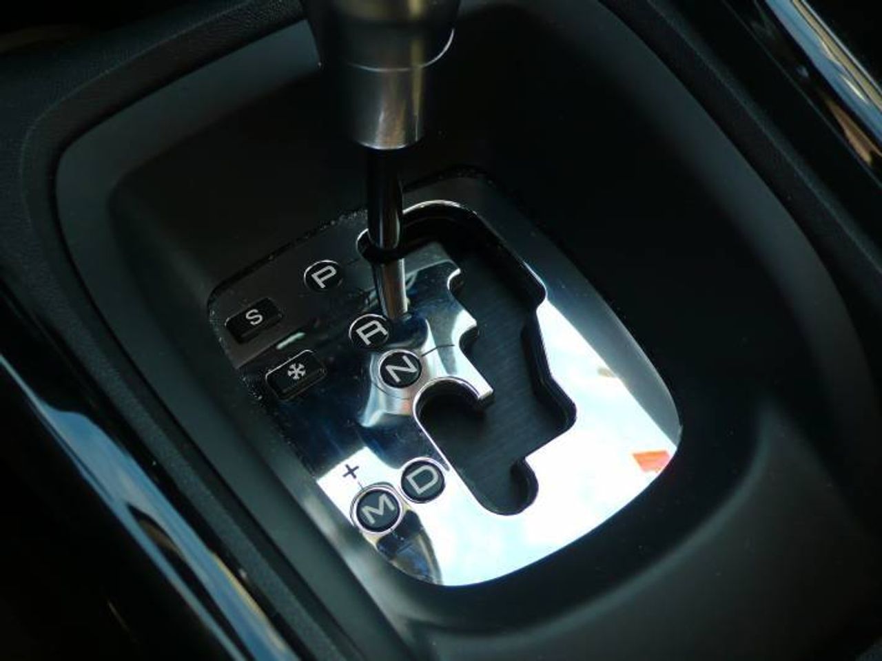 Peugeot 2008 1.2 PureTech S&S ALLURE EAT6 110CV - Foto 25