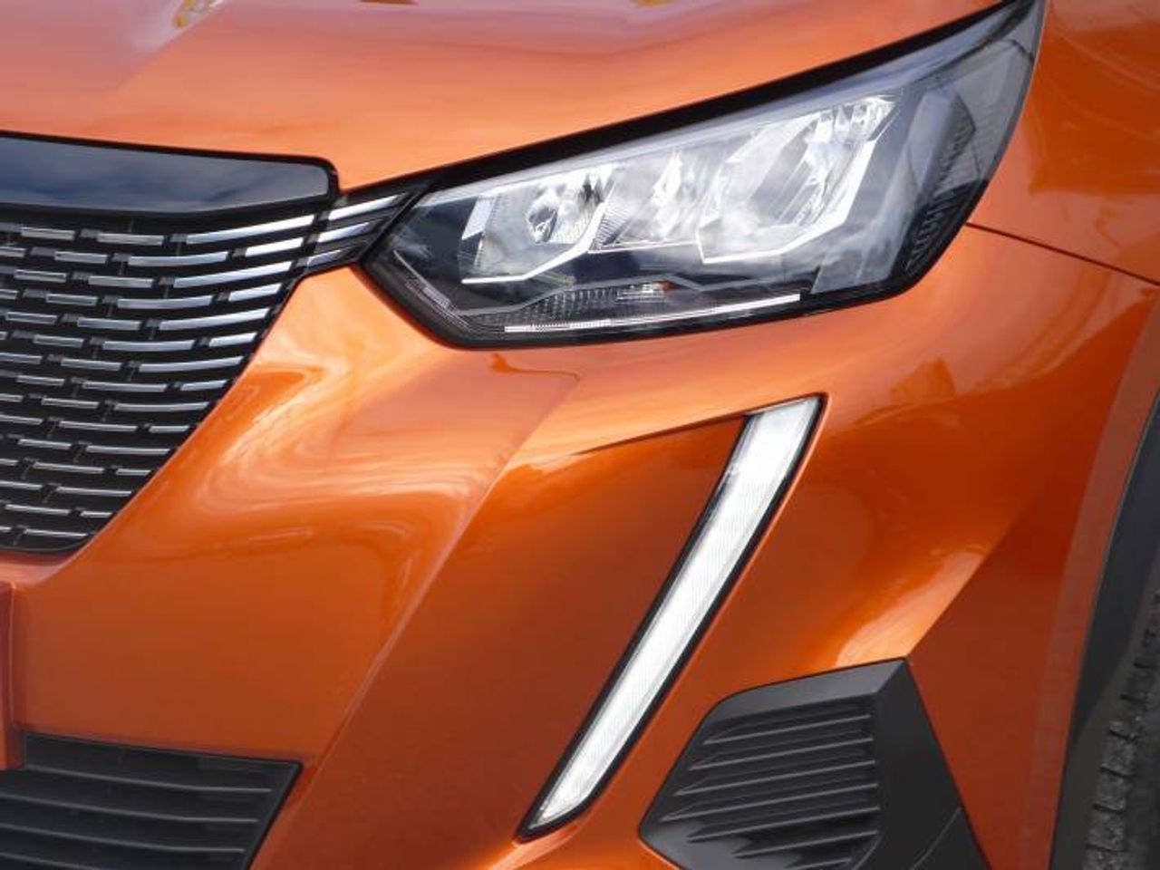 Peugeot 2008 1.2 Allure Pack 130 EAT8  - Foto 38